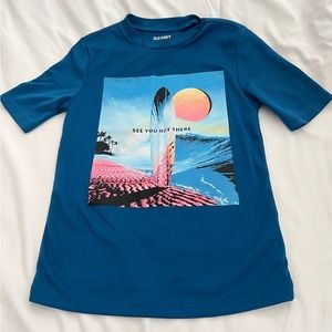 Boys Old Navy SPF sun and swim shirt